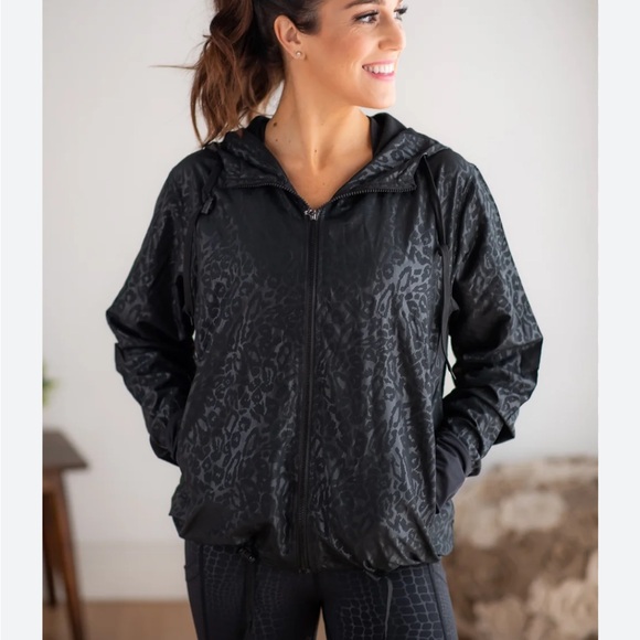 ZYIA Black leopard athletic windbreaker full zip adjustable waist (bin E) - Picture 2 of 10